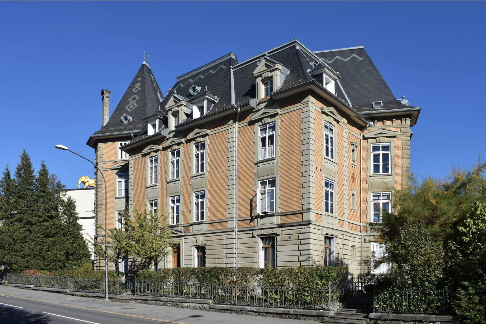 Umbau Mehrfamilienhaus Aegertenstrasse